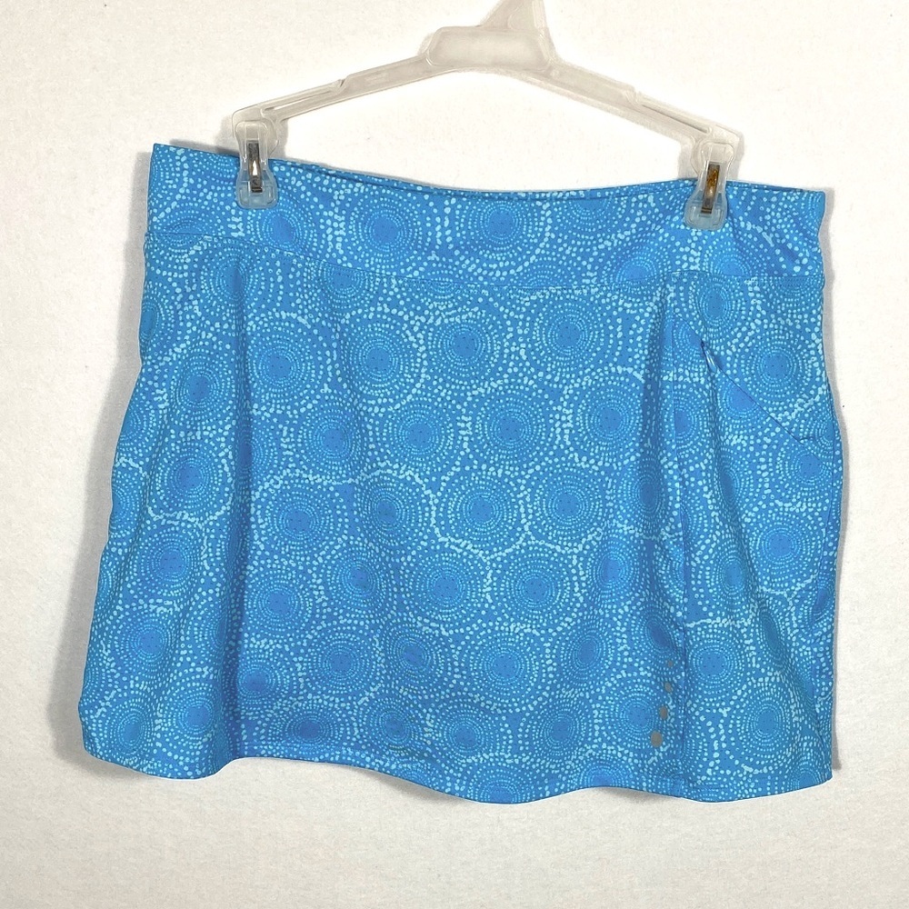 L.L. Bean Blue Patterned Athletic Mini Skort with built in shorts size medium